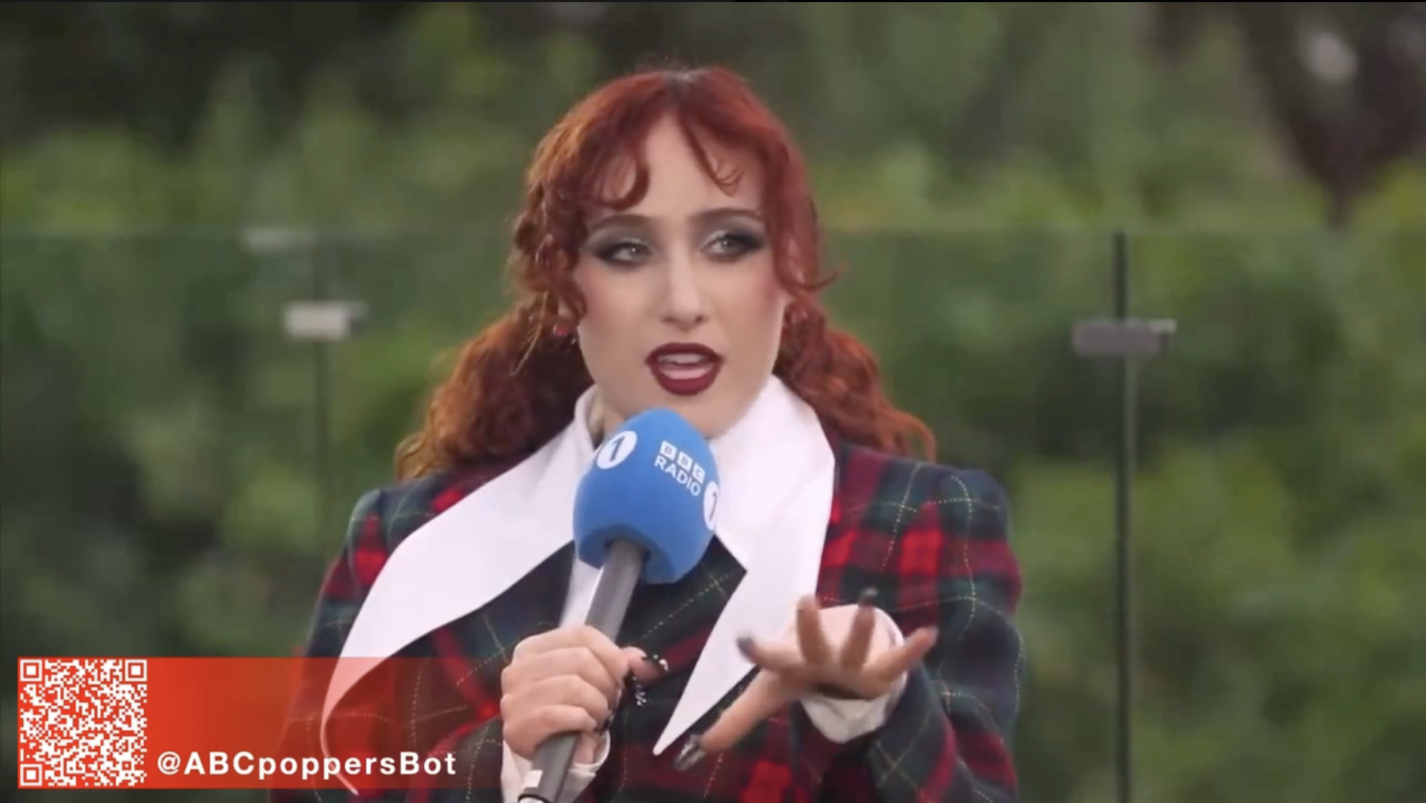 Всегда происходит какая-то хуйня. Какая-то сука блюет, какая-то сука вдыхает попперсы, какой-то девушке всё равно, что её парик наполовину снят Томске Всегда происходит какая-то хуйня. Какая-то сука блюет, какая-то сука вдыхает попперсы, какой-то девушке всё равно, что её парик наполовину снят Томске